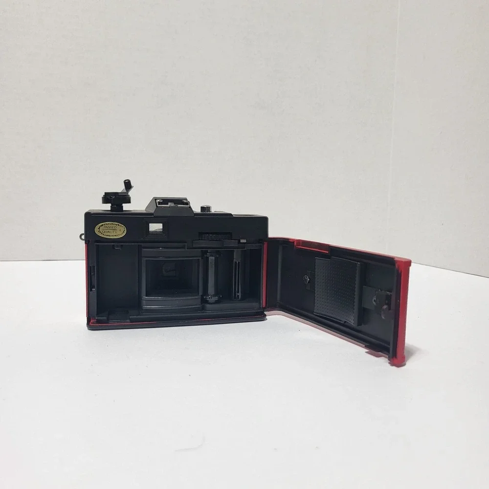 Vintage DH-1000 35mm Film Camera Red Black 50mm‎ Lens Case Strap Taiwan*